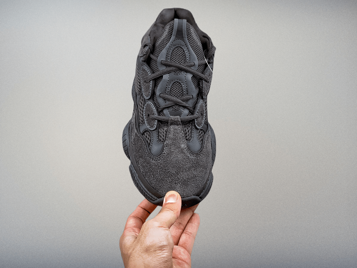 2018-adidas-Yeezy-500-Utility-Black-黑武士-2-e1673581416784.png