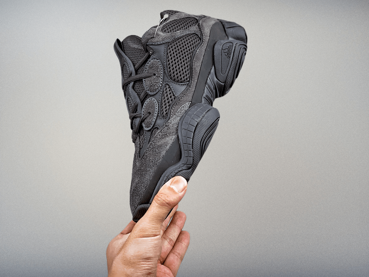 2018-adidas-Yeezy-500-Utility-Black-黑武士-6-e1673581484684.png