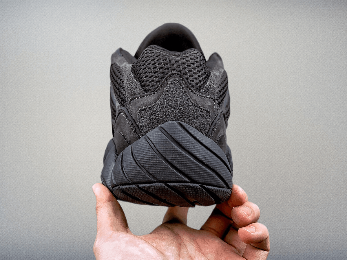 2018-adidas-Yeezy-500-Utility-Black-黑武士-8-e1673581509663.png