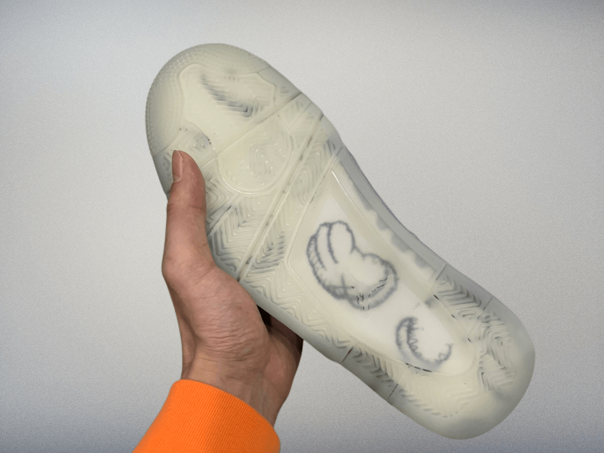 Air-Jordan-4-Retro-Kaws-40-40.5-41-42-42.5-43-44-44.5-45-45.5-46-47-3-e1673524851966.png
