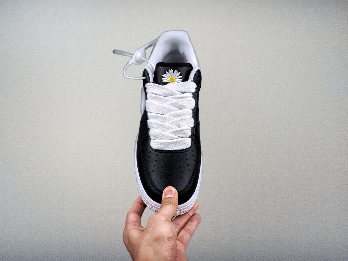 PEACEMINUSONE-x-Nike-Air-Force-1-PMO-小雏菊-权志龙-2-e1673591028307.png
